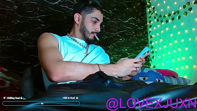 LovexJuxn8 online show from June 2, 2026, 8:31 pm