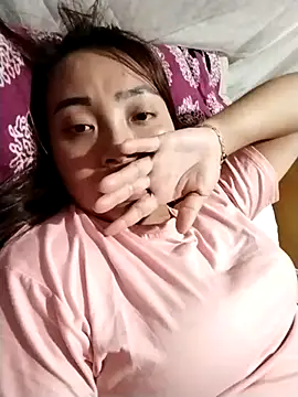 Snapshot of cute-shine chatting on April 4, 2026, 1:50 pm cute-shine online show from April 4, 2026, 1:50 pm