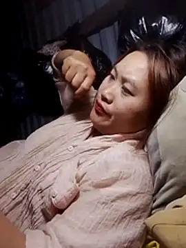 Snapshot of bany-lee chatting on April 13, 2026, 1:26 pm bany-lee online show from April 13, 2026, 1:26 pm