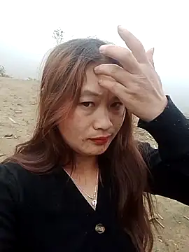 Snapshot of bany-lee chatting on April 2, 2026, 2:30 am bany-lee online show from April 2, 2026, 2:30 am