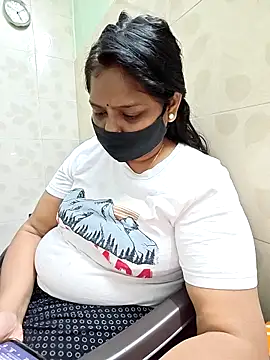 Snapshot of Joyti_07 chatting on March 25, 2026, 11:42 am Joyti 07 online show from March 25, 2026, 11:42 am