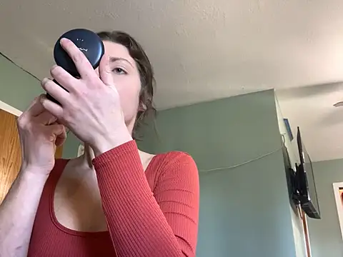 karmenkayk online show from February 17, 2026, 7:55 pm