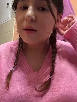 Ms Luisa online show from February 11, 2026, 11:04 pm