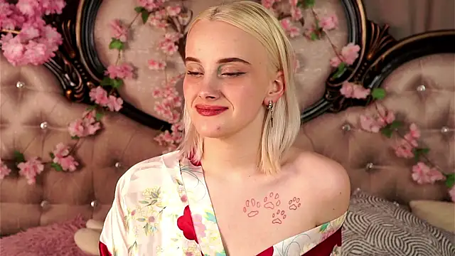 KirstinMcgeady online show from March 25, 2026, 11:42 am