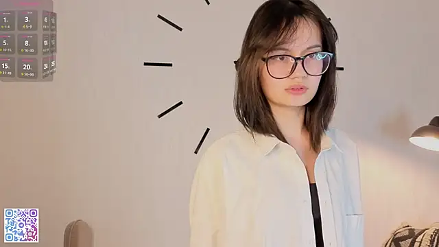 Snapshot of BeatrisRosel chatting on April 1, 2026, 7:11 pm BeatrisRosel online show from April 1, 2026, 7:11 pm