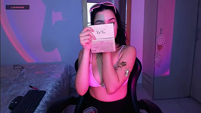Snapshot of tana_luux chatting on May 9, 2026, 10:46 pm tana luux online show from May 9, 2026, 10:46 pm