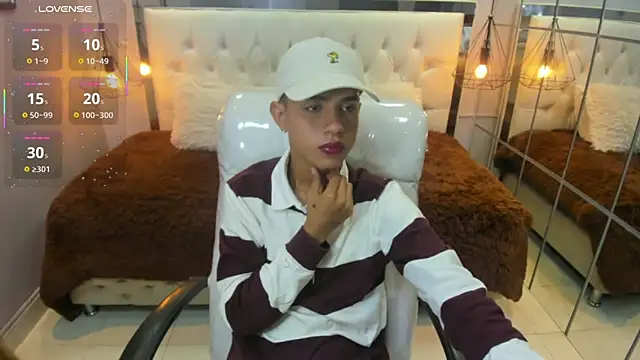 Snapshot of alexking_2 chatting on March 13, 2026, 6:35 pm alexking 2 online show from March 13, 2026, 6:35 pm