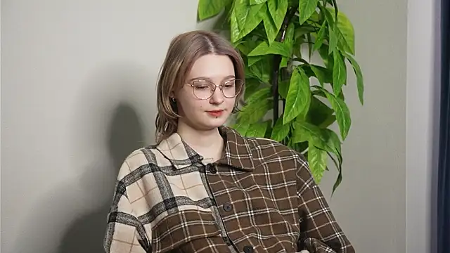 FlorindaZarcone online show from February 12, 2026, 9:20 am