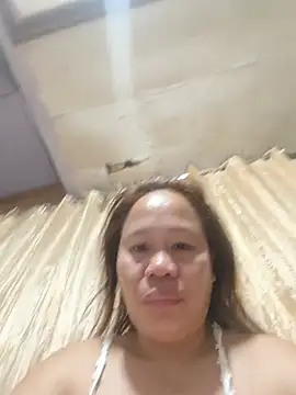 squirtshantal online show from August 2, 2026, 11:13 pm