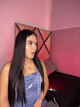 Snapshot of Marie-Ross chatting on March 30, 2026, 11:44 am Marie-Ross online show from March 30, 2026, 11:44 am