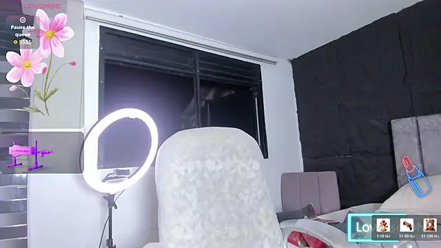 Snapshot of DarkReed chatting on March 8, 2026, 4:49 am DarkReed online show from March 8, 2026, 4:49 am