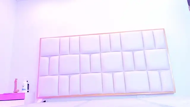 Violetta-foxx online show from March 2, 2026, 7:32 pm