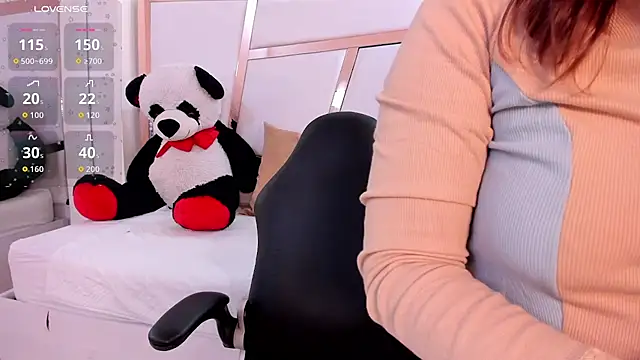 Snapshot of antonella_moon7 chatting on March 8, 2026, 3:32 am antonella moon7 online show from March 8, 2026, 3:32 am