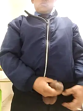 Hachi28 online show from April 21, 2026, 2:03 am