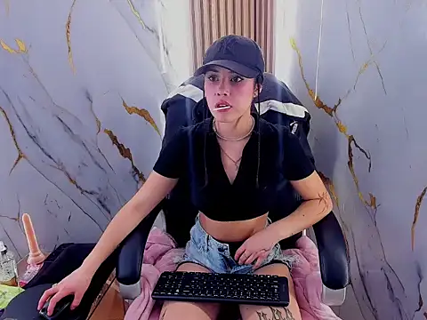 Snapshot of ElaSalvatorehh chatting on February 25, 2026, 5:57 pm ElaSalvatorehh online show from February 25, 2026, 5:57 pm