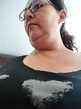 Snapshot of _Saraqueen chatting on March 13, 2026, 3:28 pm Saraqueen online show from March 13, 2026, 3:28 pm