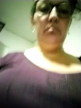 Snapshot of _Saraqueen chatting on March 23, 2026, 11:37 pm Saraqueen online show from March 23, 2026, 11:37 pm