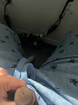 awesomemilkss online show from May 30, 2026, 3:57 am