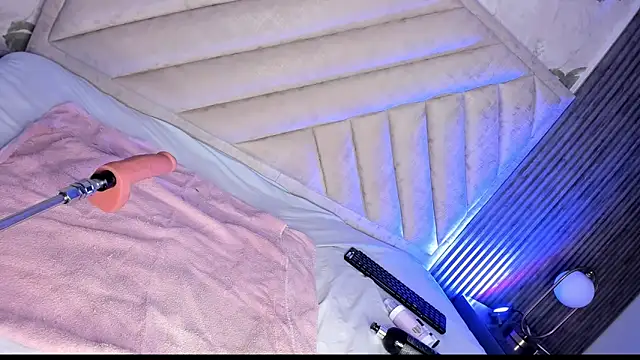 Snapshot of SarahRizof chatting on March 11, 2026, 5:23 am SarahRizof online show from March 11, 2026, 5:23 am