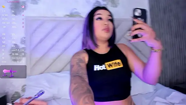 Snapshot of SarahRizof chatting on March 22, 2026, 5:21 am SarahRizof online show from March 22, 2026, 5:21 am