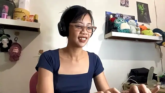 GloryKulikowski online show from February 19, 2026, 2:03 pm