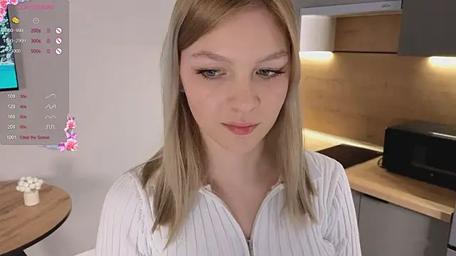 CynthiaaStone online show from March 18, 2026, 8:17 am