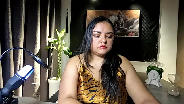 Snapshot of AzaraOnyx chatting on May 26, 2026, 2:48 pm AzaraOnyx online show from May 26, 2026, 2:48 pm