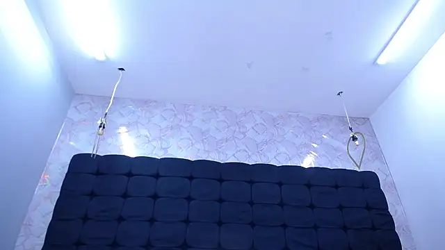 Sara-Burning- online show from February 12, 2026, 2:06 pm