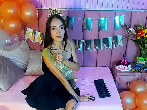 Snapshot of LolaWhite chatting on March 15, 2026, 5:25 am LolaWhite online show from March 15, 2026, 5:25 am