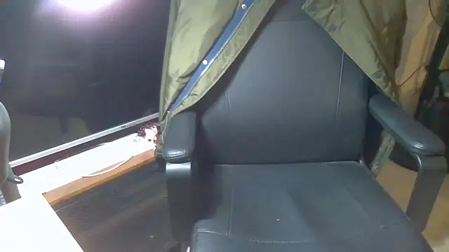 biiisexxx online show from March 15, 2026, 5:42 pm