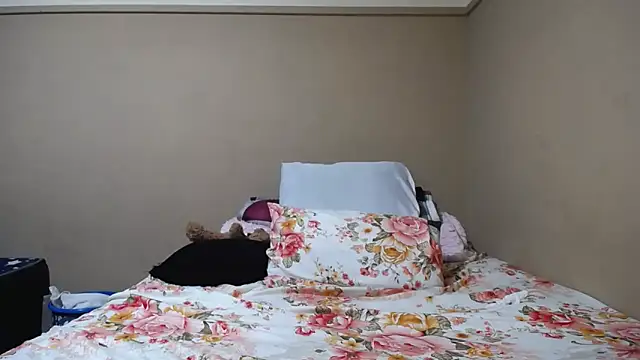 Snapshot of KinkyPxx chatting on March 11, 2026, 8:03 pm KinkyPxx online show from March 11, 2026, 8:03 pm