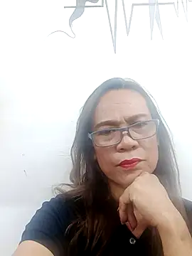 Snapshot of LA_Diva_fuck_me chatting on March 4, 2026, 6:32 am LA Diva fuck me online show from March 4, 2026, 6:32 am