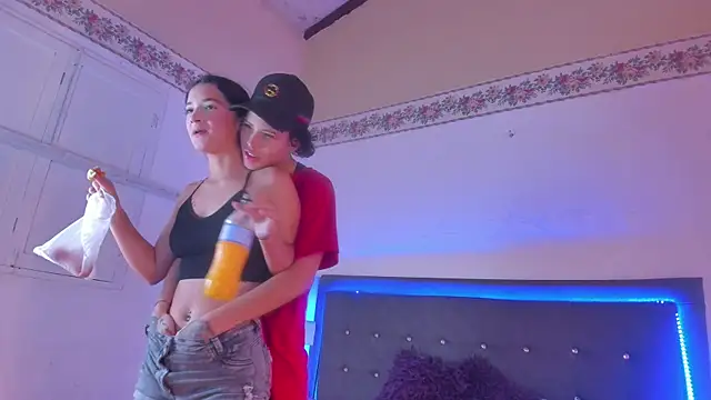 Snapshot of Ale_cuzz chatting on March 19, 2026, 4:18 pm Ale cuzz online show from March 19, 2026, 4:18 pm