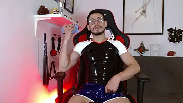 Snapshot of Thom_sam_ chatting on March 27, 2026, 3:37 am Thom sam online show from March 27, 2026, 3:37 am