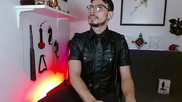 Snapshot of Thom_sam_ chatting on March 11, 2026, 1:10 am Thom sam online show from March 11, 2026, 1:10 am