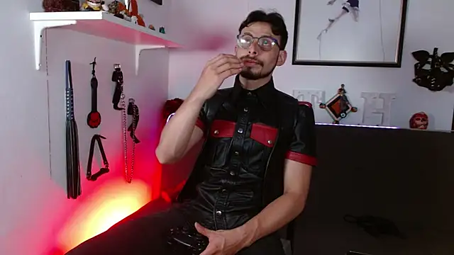 Snapshot of Thom_sam_ chatting on March 8, 2026, 2:15 am Thom sam online show from March 8, 2026, 2:15 am