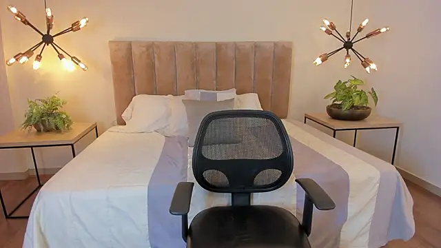 Snapshot of Samantha_Dupre chatting on March 8, 2026, 10:35 pm Samantha Dupre online show from March 8, 2026, 10:35 pm