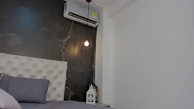 Snapshot of Samantha_Dupre chatting on March 8, 2026, 2:04 am Samantha Dupre online show from March 8, 2026, 2:04 am