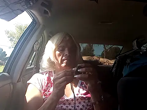 dustbunny64 online show from July 23, 2026, 4:58 pm