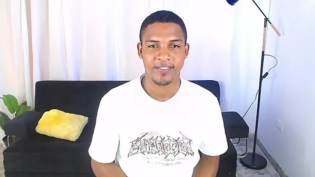 MaxCum18  online show from February 14, 2026, 2:17 pm