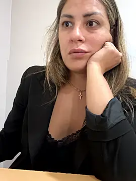 leona-david online show from June 2, 2026, 3:34 pm