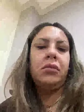 Snapshot of leona-david chatting on August 3, 2026, 12:11 pm leona-david online show from August 3, 2026, 12:11 pm
