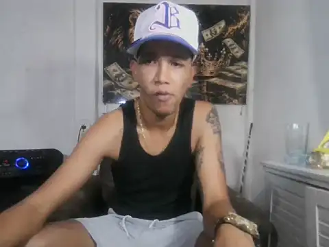 Snapshot of badboy_master chatting on June 12, 2026, 9:23 pm badboy master online show from June 12, 2026, 9:23 pm