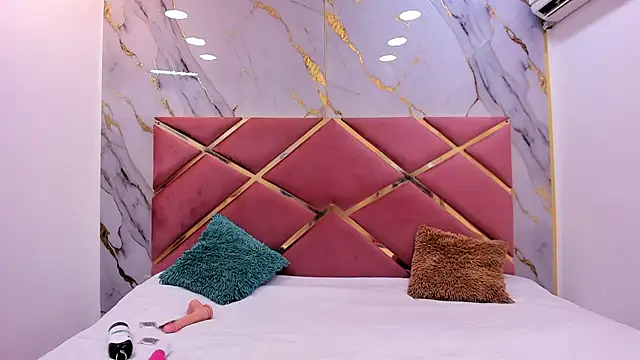 Lilith Kramston online show from February 18, 2026, 3:37 am