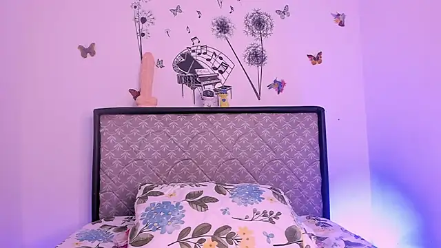 Snapshot of Sophie_vega1 chatting on March 22, 2026, 3:24 pm Sophie vega1 online show from March 22, 2026, 3:24 pm