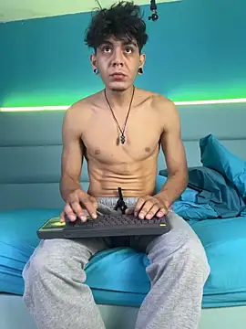 abrilandjulian online show from February 24, 2026, 11:44 am