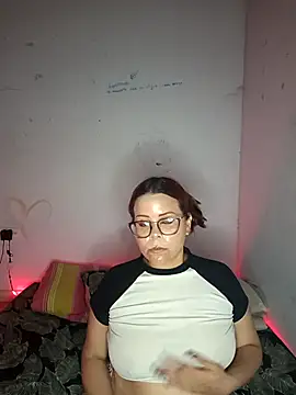 Snapshot of Blanquita_vip chatting on February 17, 2026, 12:30 am Blanquita vip online show from February 17, 2026, 12:30 am