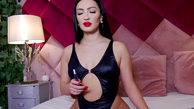 VictoriaLanes online show from June 10, 2026, 4:24 am