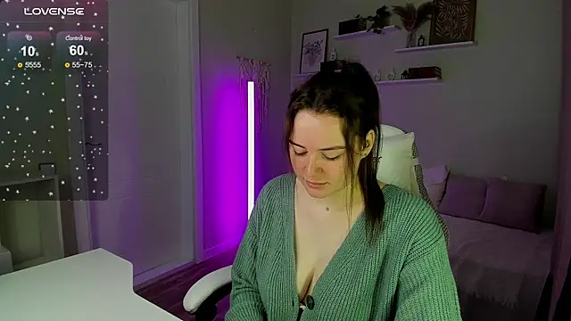 Snapshot of Laura_CollinsS chatting on June 15, 2026, 1:06 am Laura CollinsS online show from June 15, 2026, 1:06 am