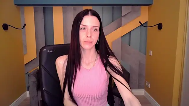 NoirDiva online show from April 22, 2026, 5:47 am